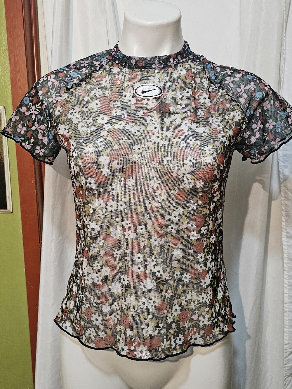 Nike Sportswear Retro Floral Sheer Mesh Short Sleeve Baby-Tee Size MEDIUM